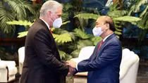 Cuba never feels alone thanks to solidarity with Vietnam: Top leader