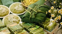 Visitors to Hanoi don't miss seasonal treats