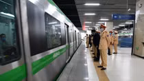Police take measures to ensure security for Cat Linh - Ha Dong metro line