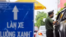 Hanoi erects checkpoints to control COVID-19