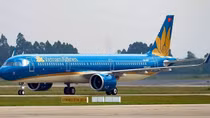 Vietnam Airlines transports citizens and medical equipment from US