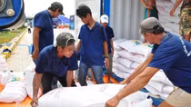 Over 4,880 tonnes of rice aided to COVID-19-hit people in three provinces