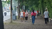 Hanoi reopens outdoor activities and shopping centres