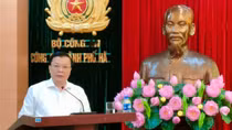 Hanoi police asked to take measures to ensure security and fight COVID-19