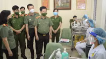 Deputy Minister Nguyen Van Son inspects implementation of vaccination campaign plan for Public Security Forces