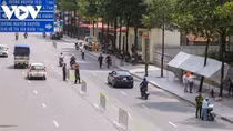 Police forces deployed to intensify COVID-19 prevention measures in Hanoi
