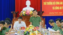 Deputy Minister Nguyen Van Son works with Quang Nam Provincial Police Department