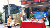 Police officer seeks donations to help pandemic-hit people