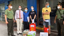 Ho Chi Minh City’s police active in supporting foreigners during COVID-19