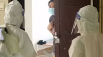 Hanoi capital allows home treatment for coronavirus cases