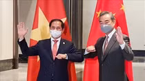 Vietnamese FM pays official visit to China