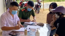 Muong Lat police ensure security and order while fighting pandemic