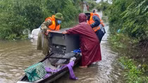 Quang Binh police conduct natural disaster relief