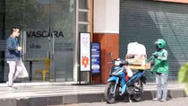 HCM City allows food and drink takeaway services