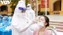 Hanoi rolls out mass COVID-19 testing for 300,000 residents