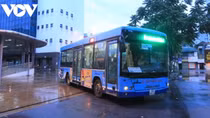 Hanoi resumes bus, taxi services from October 14