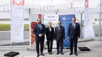 Poland hands over COVID-19 vaccine batch to Vietnam