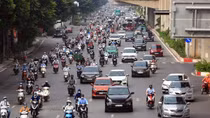 Hanoi streets crowded again after social distancing eased