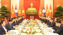Top leaders of Vietnam and Laos hold talks in Hanoi