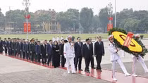 Party, State leaders commemorate war martyrs, President Ho Chi Minh
