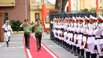 Minister To Lam works with Hai Phong Municipal Police Department