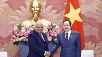Top legislator praises ambassador’s dedication to Vietnam - Cuba ties