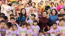 Spouses of Vietnamese, Lao leaders visit Birla Children's Village Hanoi