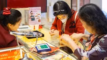 Vietnam to hold gold bullion bidding session to stabilise domestic market