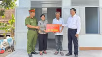 Dak Lak police build homes of compassion for poor households