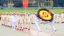 Ministry of Public Security's leaders pay tribute to President Ho Chi Minh