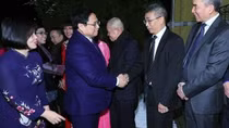 PM meets Vietnamese community in Hungary