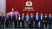 Minister Luong Tam Quang hosts delegation from Cuban Biotech Group