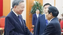 Vietnam always supports Laos in implementing development goals: Party chief