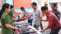 Police seek effective ways to mobilize locals in HCMC to give up illegally stored arms