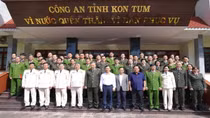 Minister To Lam visits Kon Tum Provincial Police Department
