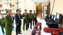 Deputy Prime Minister Tran Luu Quang visits Fire and Rescue Police Department