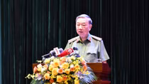 Strengthening the Party's leadership in ensuring traffic order and safety