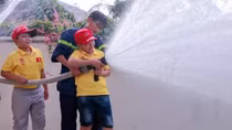 Over 360 students join “A day to act as firefighters” program