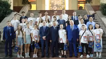 Minister To Lam receives visiting Russian children