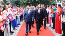 Vietnamese, Cambodian PMs talk to FTU students
