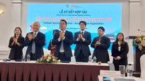 Vietnam, RoK sign MoU to strengthen tourism cooperation