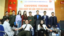 Youths of Hanoi Municipal Police join blood donation festival