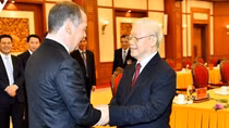 Vietnam vows to forge strategic partnership with Russia