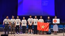 Vietnamese students pocket medals from int'l astronomy-astrophysics olympiad