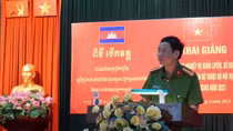 Vietnam opens training course on handling police dogs for Cambodian police officers