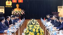 Senior Vietnamese and Chinese officials agree to expand cooperation in fighting crimes