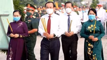 HCM City leaders pay tribute to martyrs ahead of National Reunification Day