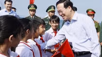 President visits soldiers, people in Co To island district