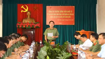 Deputy Minister Tran Quoc To works with communal police in Bac Ninh
