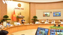 PM underscores promoting three growth drivers of exports, investment and consumption